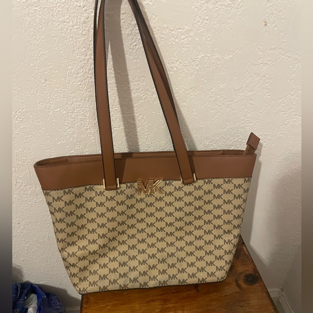 Michael Kors tote bag